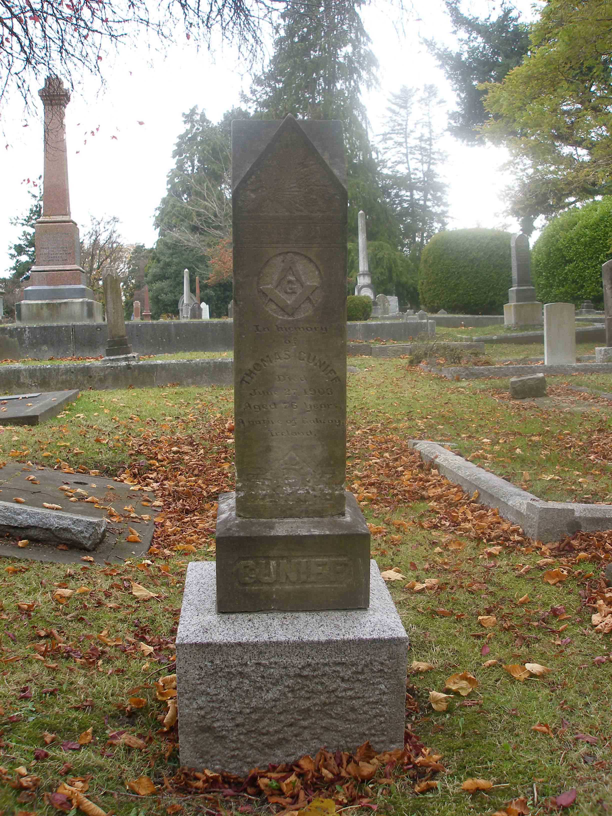 Thomas Cuniff grave stone